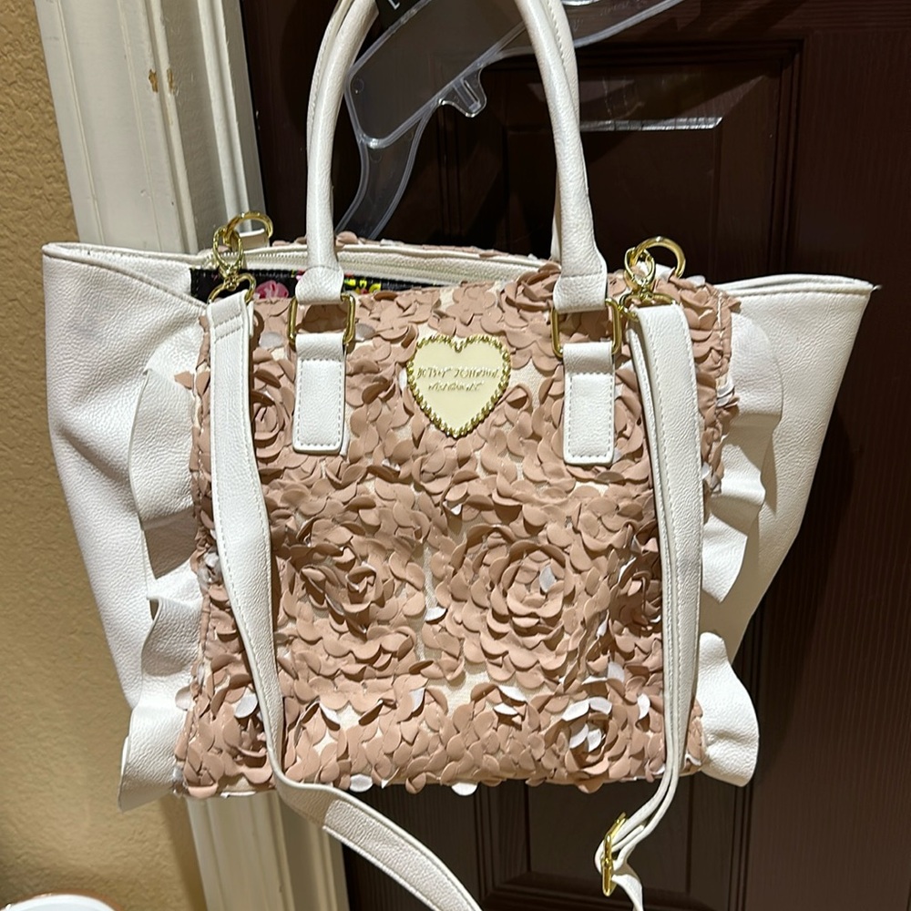Betsy Johnson handbag. So darling for every season.